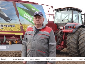 Механизаторы КСУП «Озеранский» успешно ведут сев ранних яровых культур