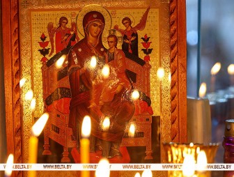 Православные верующие празднуют Благовещение Пресвятой Богородицы