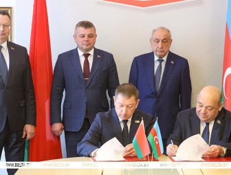 МАЗ поставит в Азербайджан 100 машинокомплектов для производства коммунальной техники