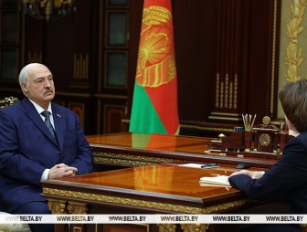 Законотворчество, работа с гражданами и местными советами. Александр Лукашенко принял с докладом Кочанову
