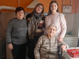 Представители сектора нестационарного обслуживания населения совместно с районным советом ветеранов и центром социального обслуживания населения посетили бывших узников фашистских концлагерей