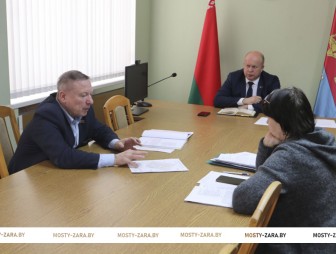Председатель Мостовского райисполкома Андрей Санько провёл приём граждан