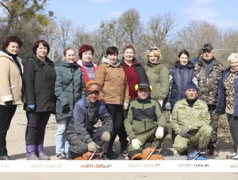 Работники районного и сельских Советов трудились в деревне