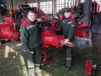 Коллектив Мостовского ремонтного завода присоединился к республиканскому субботнику