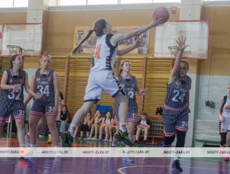 В их руках ‒ оранжевый метеор: Мосты принимают первенство страны по баскетболу