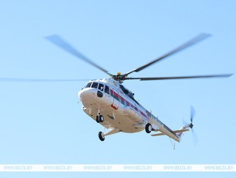 Александр Лукашенко с борта вертолета инспектировал ход посевной в Минской области