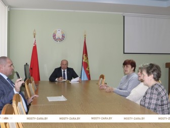 Председатель Мостовского райисполкома Андрей Санько провёл приём граждан