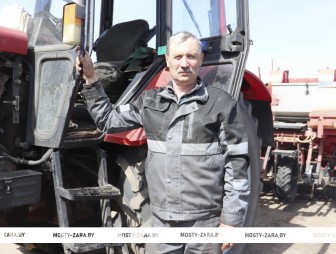 КСУП «Озеранский» первым в районе начал посадку картофеля