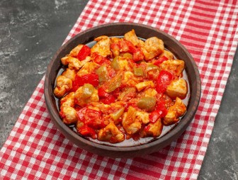 Овощное рагу с курицей