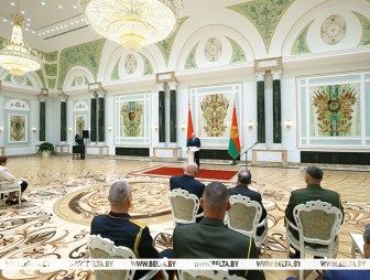 Александр Лукашенко в преддверии священного праздника Дня Победы вручил государственные награды