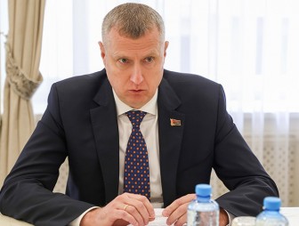 В центре внимания экономика. Крутой провел совещание в Гродненском облисполкоме