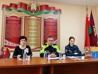 Информационная группа Валерия Табала встретилась с трудовым коллективом филиала «Мостовский кумпячок» ОАО «Агрокомбинат «Скидельский»