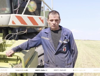 Успех лунненских кормозаготовителей. В ОАО «Черлёна» был успешно проведён первый укос трав