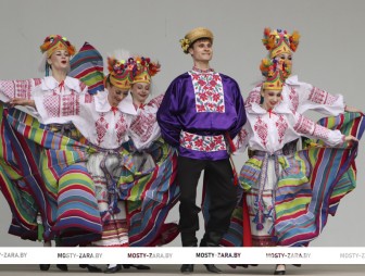 Эх, хороши «Хорошки»! В День Независимости заслуженный коллектив Беларуси подарил мостовчанам минуты творчества и вдохновения