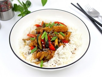 Курица терияки с рисом и овощами