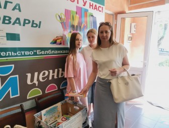 Всё больше мостовчан присоединяются к акции «Соберём детей в школу»