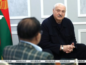 Президенты Беларуси и Мьянмы накануне официальных переговоров встретились в неформальной обстановке