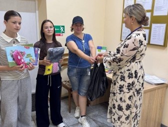 Чтобы учёба была в радость: многодетные семьи Мостовщины получили помощь в виде школьных принадлежностей