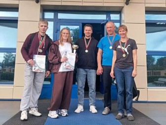 Победа на водных дорожках: команда филиала «Дубно» показала блистательный результат в районных соревнованиях по плаванию