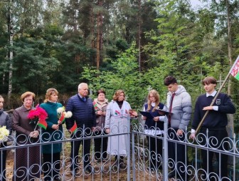 Символ вечной памяти: учащиеся Куриловичской средней школы установили «Красную звезду Героя» на памятнике ветерана
