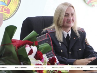 Майор Позняк слов на ветер не бросает: в Мостовском РОВД состоялся ритуал проводов со службы в запас