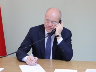 Тематическая прямая телефонная линия в преддверии Международного форума «Разговор о важном: счастливая семья – сильное государство»