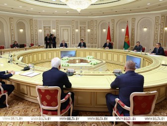 Александр Лукашенко ставит задачу во что бы то ни стало преодолеть планку в $1 млрд в торговле с Брянской областью