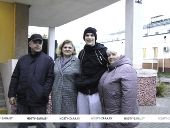 До свиданья, мама, до свиданья, папа! В войска отправлены мостовские призывники