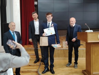 Юный исследователь из Дубно покорил столичный форум ИИ