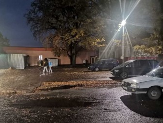 В чат-бот Телеграм-канала районной газеты «Зара над Нёманам» поступило обращение от мостовчанина, которого волнует вопрос благоустройства территории у магазина «Копеечка» по переулку Песочному г. Мосты