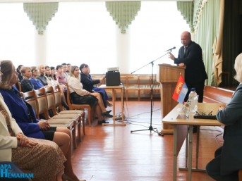Председатель Мостовского райисполкома Андрей Санько встретился с коллективом средней школы №5