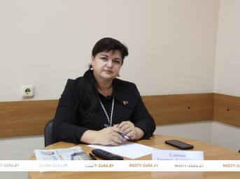 В Мостах провела приём граждан и прямую телефонную линию  заместитель председателя  Комитета государственного контроля Гродненской области Татьяна Слабыш