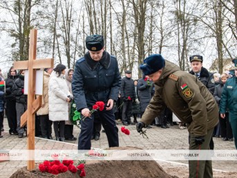 Мир и покой защитникам Родины: в Мостовском районе перезахоронили останки 14 советских солдат