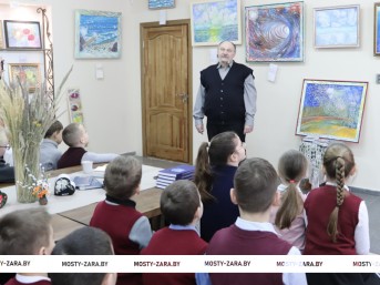 «Во всём увидеть красоту…» – до конца февраля мостовчане имеют возможность познакомиться с выставкой гродненского автора Николая Серова