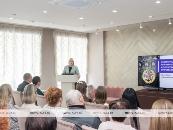 Защиты ради: Елена Юргель рассказала мостовчанам о необходимости наличия сильной армии в Беларуси