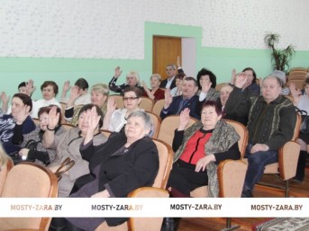 Пятилетка активности и патриотизма. Ветераны Мостовского района подвели итоги работы