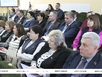 Приоритеты качественного развития сферы образования Мостовского района обсудили на совете управления