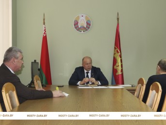 Председатель Мостовского райисполкома Андрей Санько провёл приём граждан