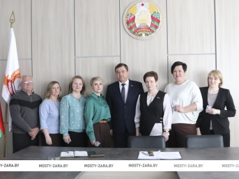 Созидать, творить – ради будущего Беларуси! Ряды Мостовского отделения партии «Белая Русь» пополнились новыми активистами