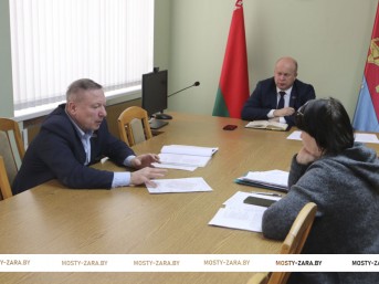 Председатель Мостовского райисполкома Андрей Санько провёл приём граждан