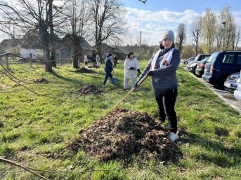 «Белая Русь» и женсовет Мостовщины – за чистоту и порядок на родной земле