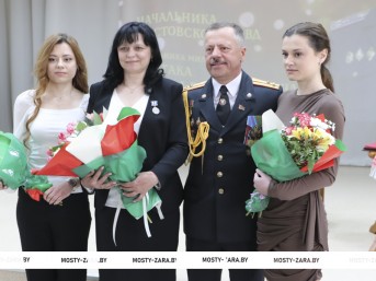 В Мостах состоялся офицерский ритуал проводов со службы в запас начальника Мостовского РОВД Эдуарда Шестака