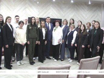 Давайте будем жить и  созидать.  Представители партии «Белая Русь» вели диалог с молодёжью