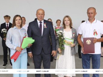 Цвети, наш край, под мирным небом! Мостовщина празднует День Независимости