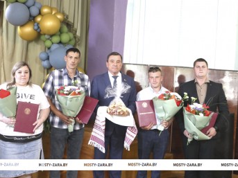 В КСУП «Имени Адама Мицкевича» подвели итоги первого этапа уборки урожая