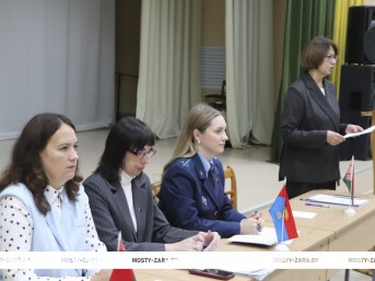 Не пропустить проблему: в Мостах обсудили алгоритм действий при раннем выявлении семейного неблагополучия