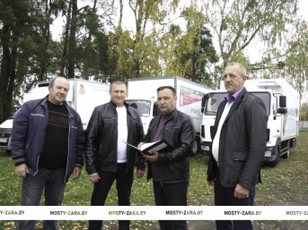 Рейсы важные и нужные. Автомобилисты  Мостовского филиала ОПО своевременно доставляют товары населению