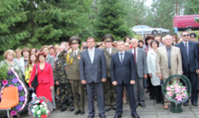 Далёкі час трывожны не забыты...