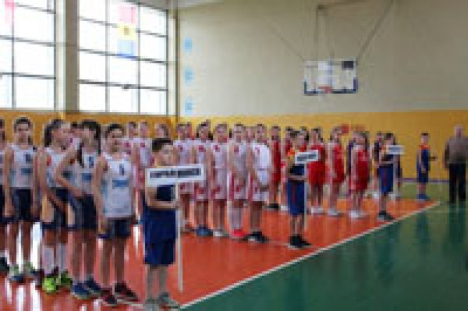 В Мостах 6 апреля  было открытие первенства Республики Беларусь по баскетболу среди девочек 2002-2003 г.р.