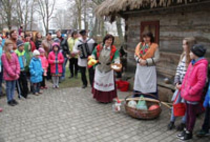 В Гудевичах прошел фестиваль ткачества